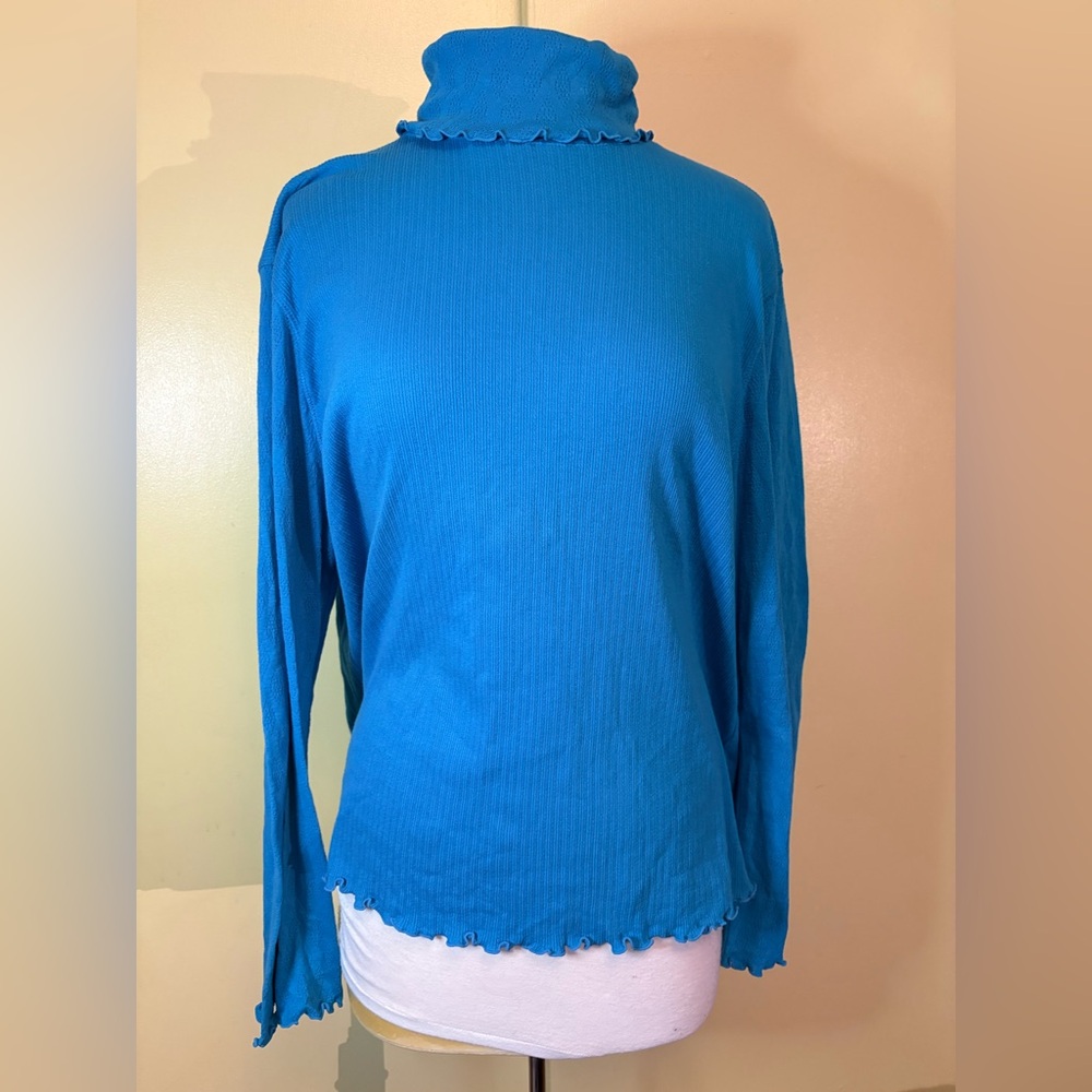 J. Jill Teal Textured Knit Top. Lettuce edged detail 💐